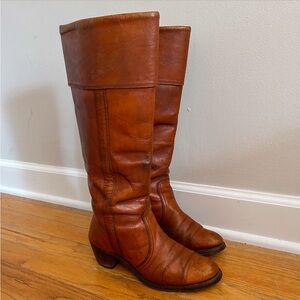 Reddish brown Frye campus boots!! Size 7.5